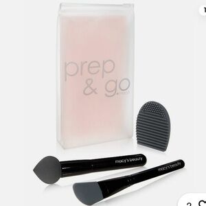 Macys Prep & Go 4 Pcs Beauty Makeup Skincare Brush Tool Gift Set Bag